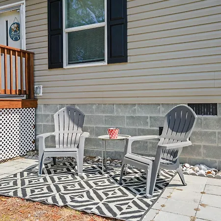 Crabby Pines - Pet Friendly Modern Accommodations!